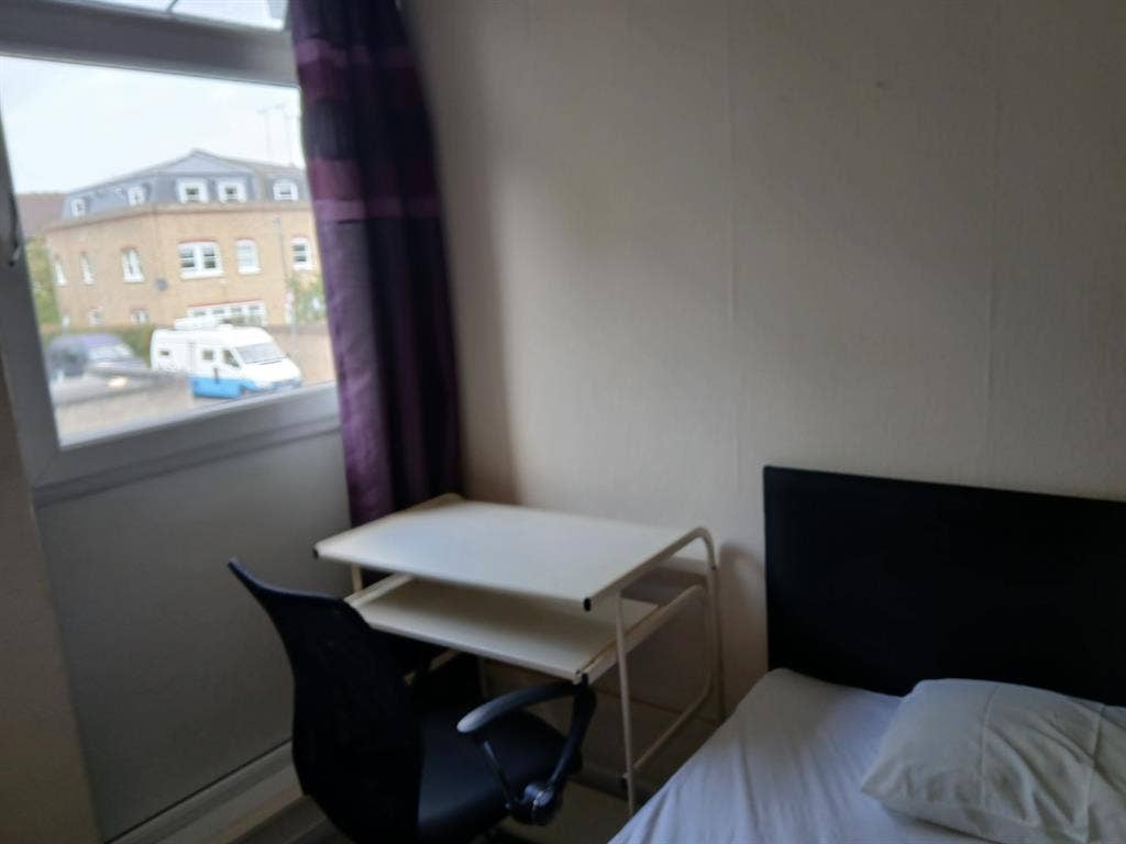 Double Bedroom to let.