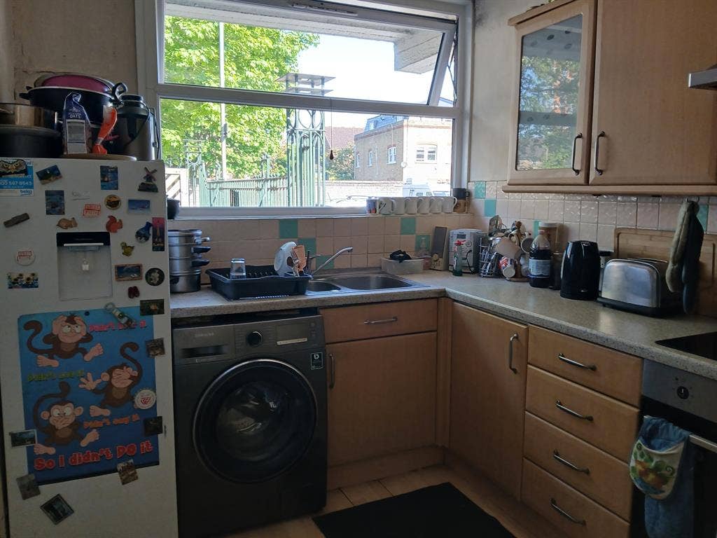 Double Bedroom to let.
