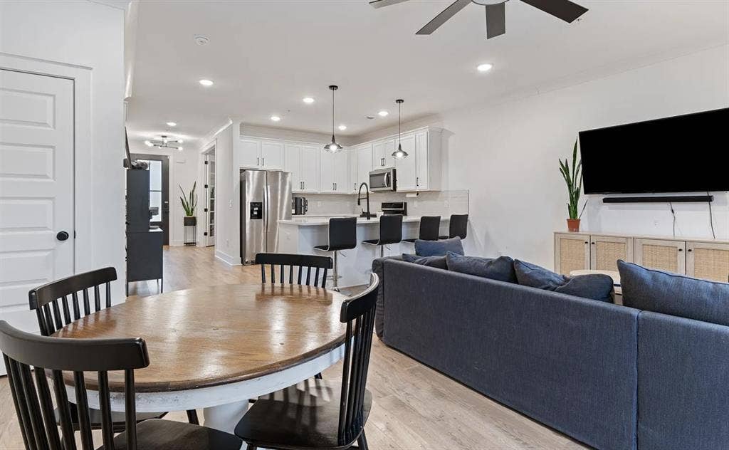 Private Room for Rent in Townhome