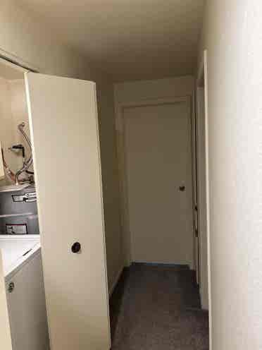 Looking for lgbt friendly roommate