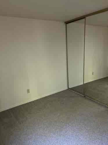 Looking for lgbt friendly roommate