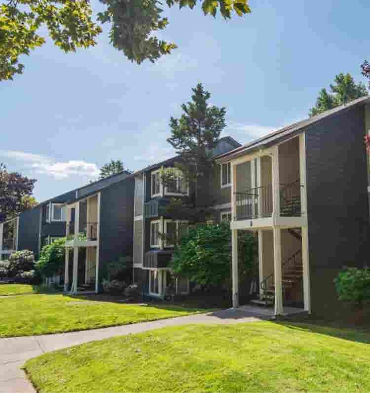 Looking for lgbt friendly roommate