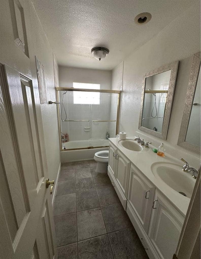 Room for rent - move in ready