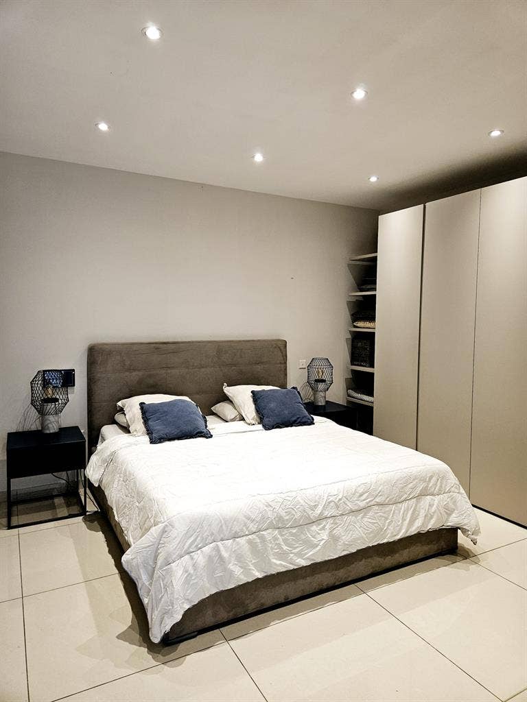Modern Highly finished apartment