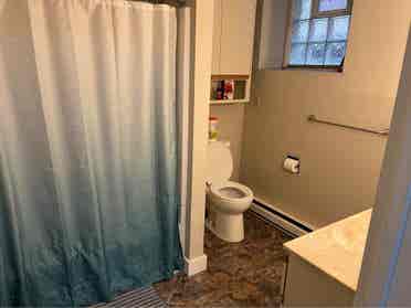Room available in a gorgeous Uptown