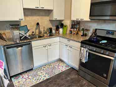 Room available in a gorgeous Uptown