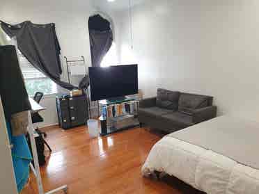 ROOM IN THE HEART OF HOLLYWOOD