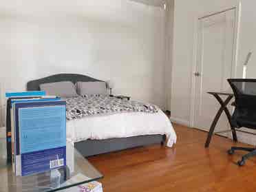 ROOM IN THE HEART OF HOLLYWOOD