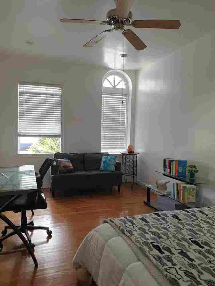 ROOM IN THE HEART OF HOLLYWOOD