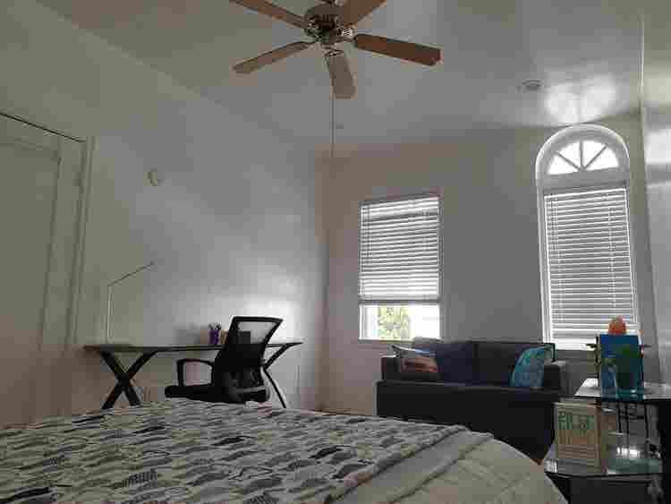 ROOM IN THE HEART OF HOLLYWOOD