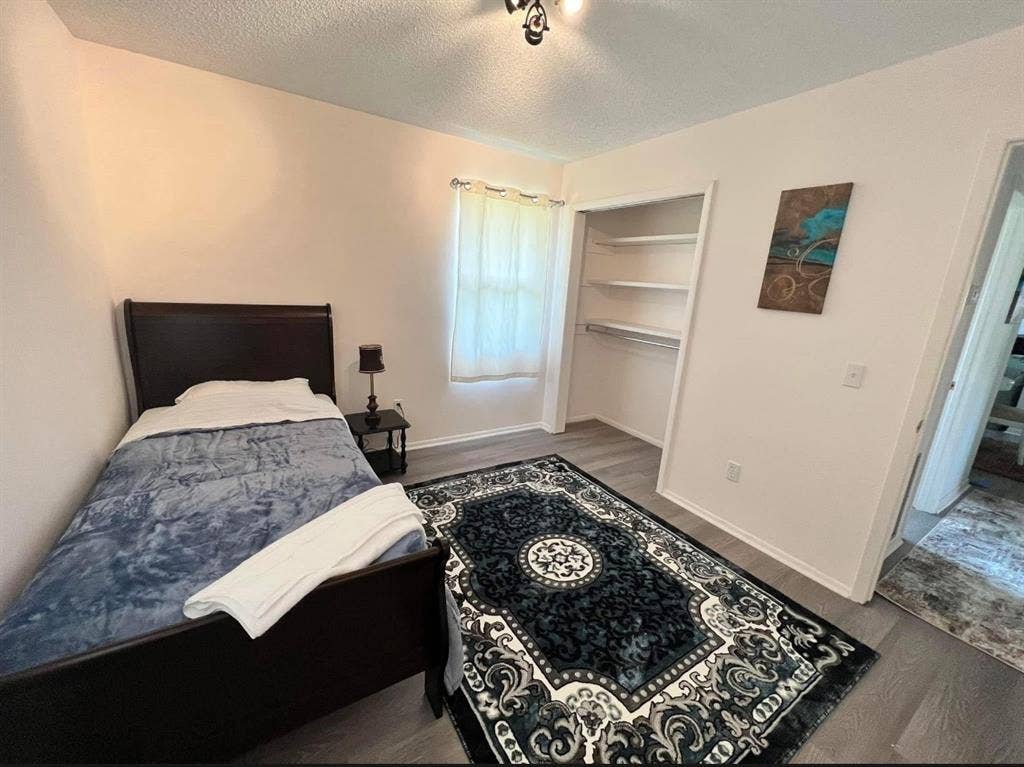 Roommate wanted (females only)
