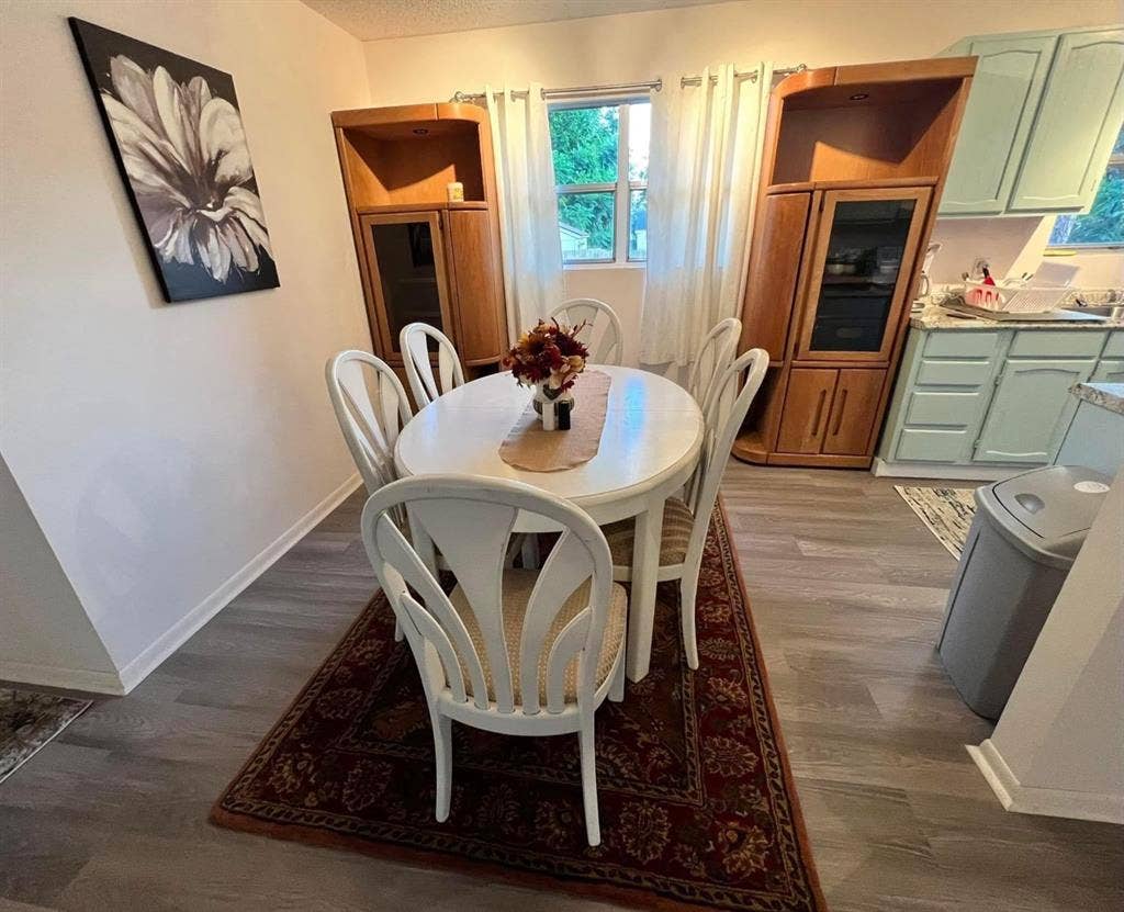 Roommate wanted (females only)