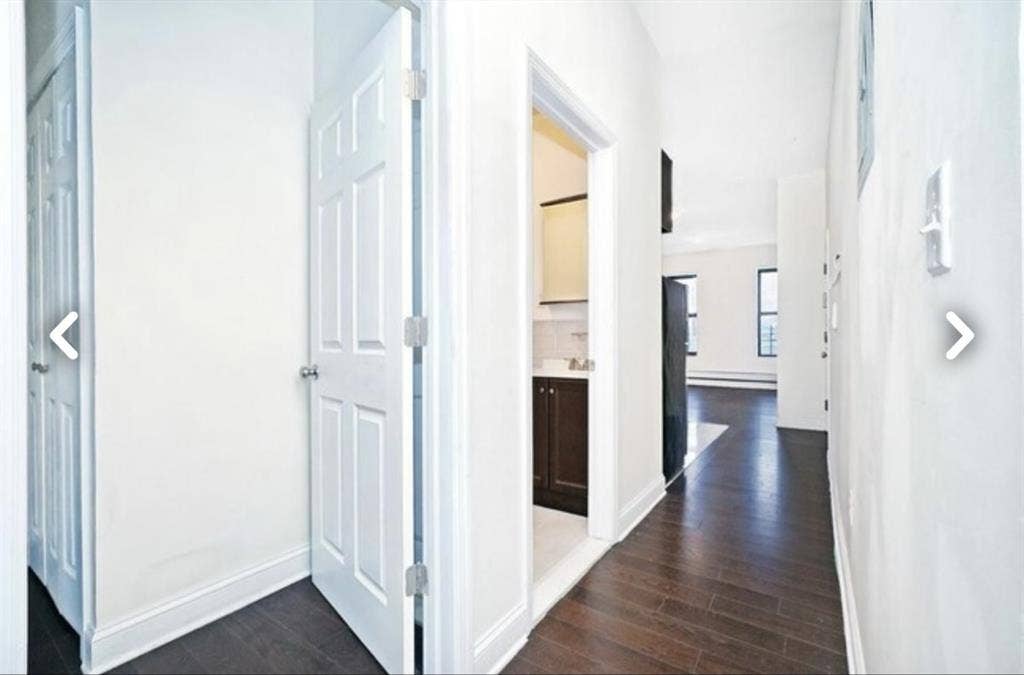 Looking for a
3rd roommate!
