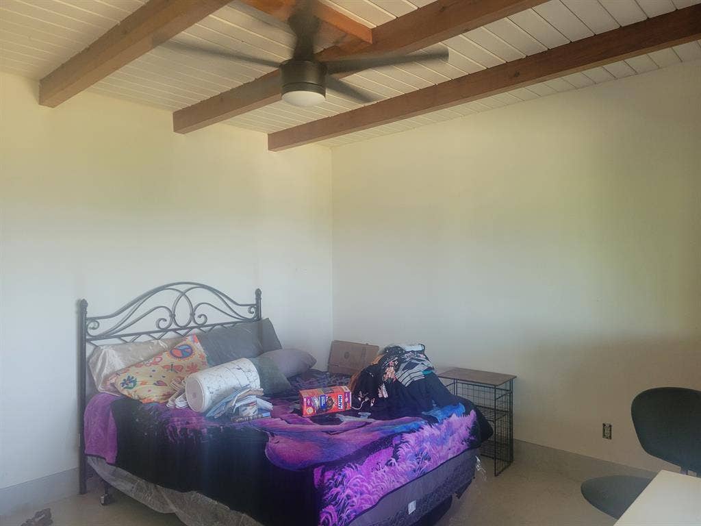 sq ft private room.
$/mo