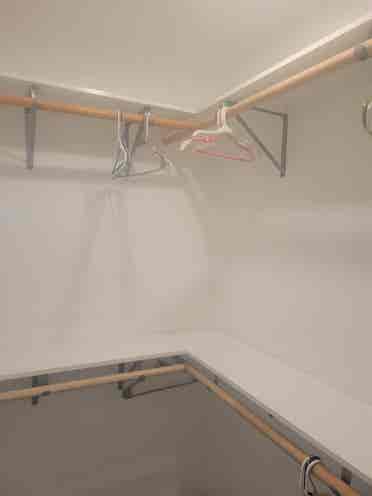 sq ft private room.  

$/mo