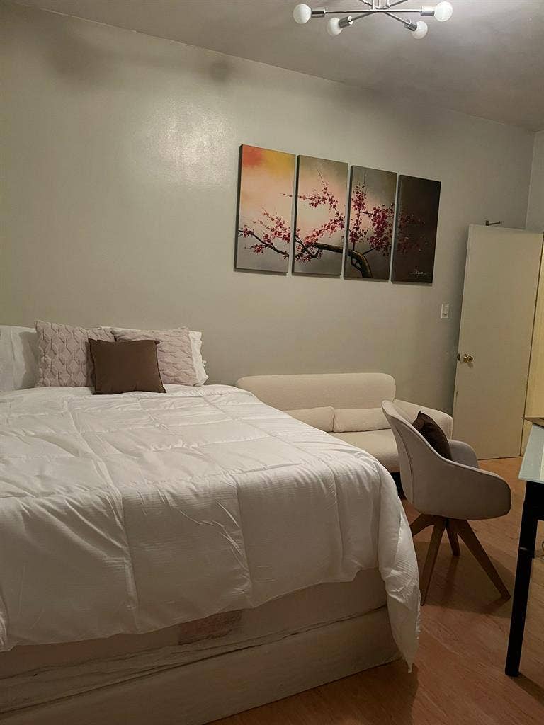 Furnished Sublet w/ Private Bath