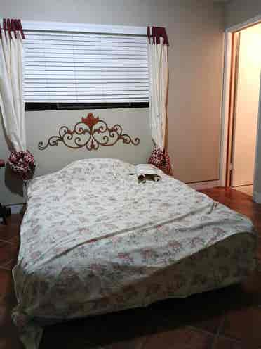 Tri-level home rooms for rent