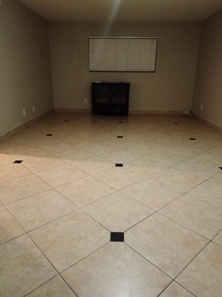 Tri-level home rooms for rent