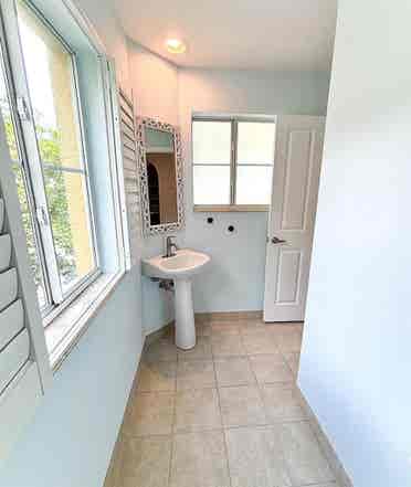 roommate wanted  :)     OBO