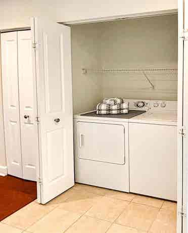 roommate wanted  :)     OBO