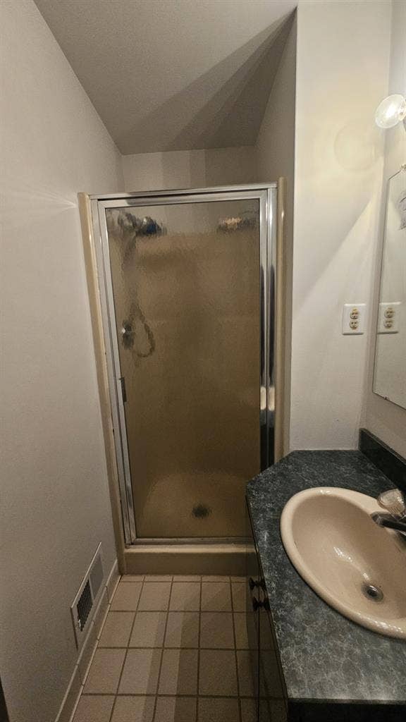 Room For Rent Within Home