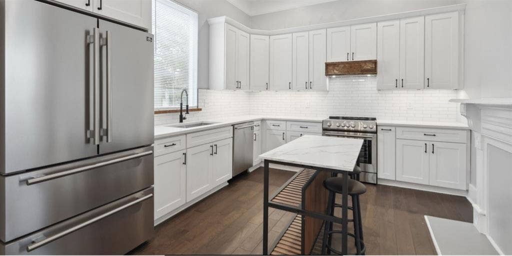 Modern Room offering Uptown NOLA