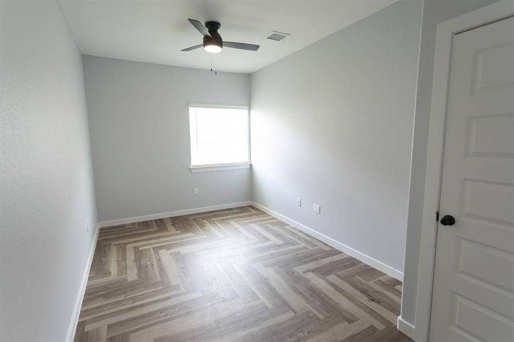 New 2 bedroom 1 bath apartment