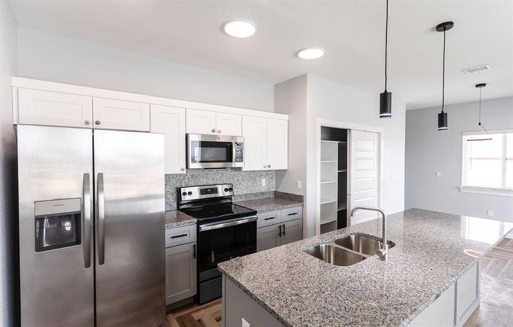 New 2 bedroom 1 bath apartment