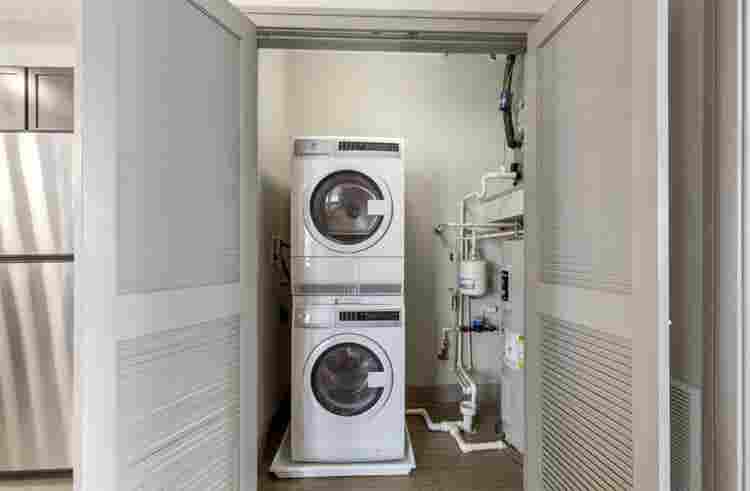 Room Available in Downtown