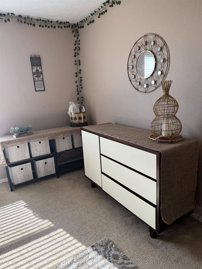 Cozy Large Room-Furnished Ladies