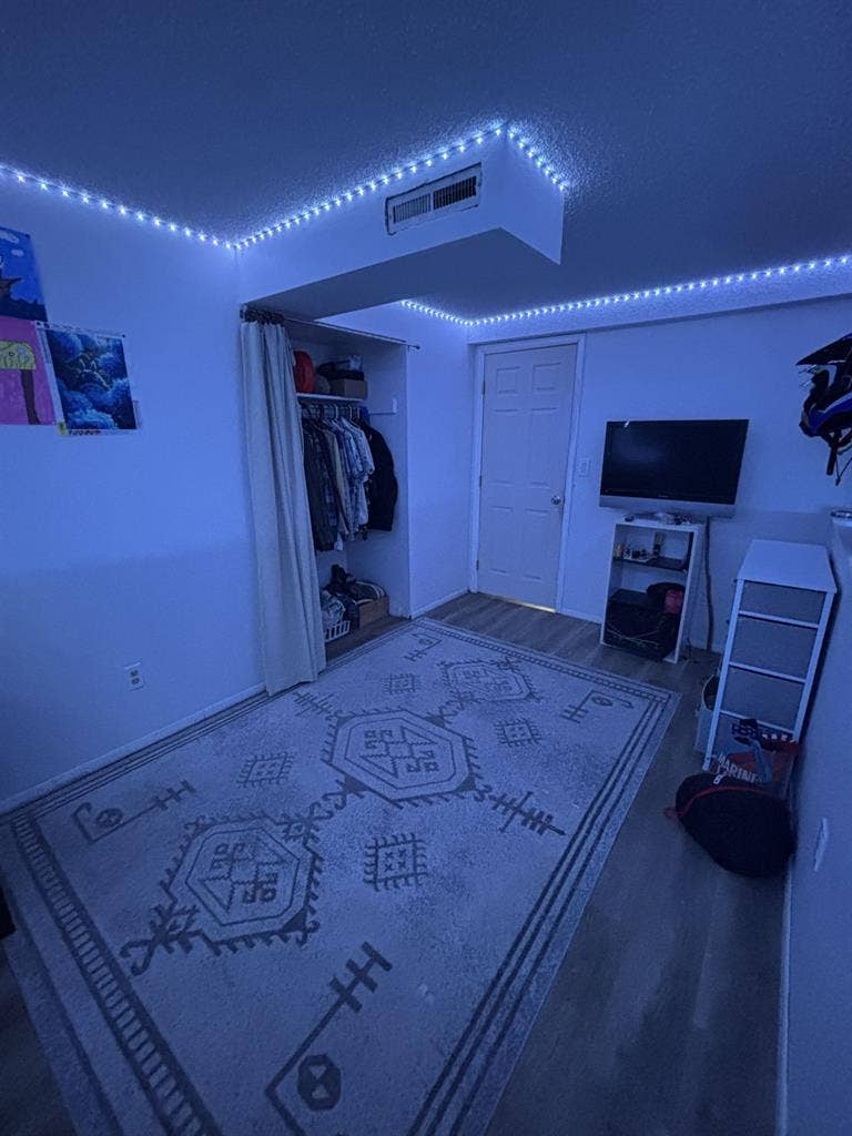 Two rooms available!
