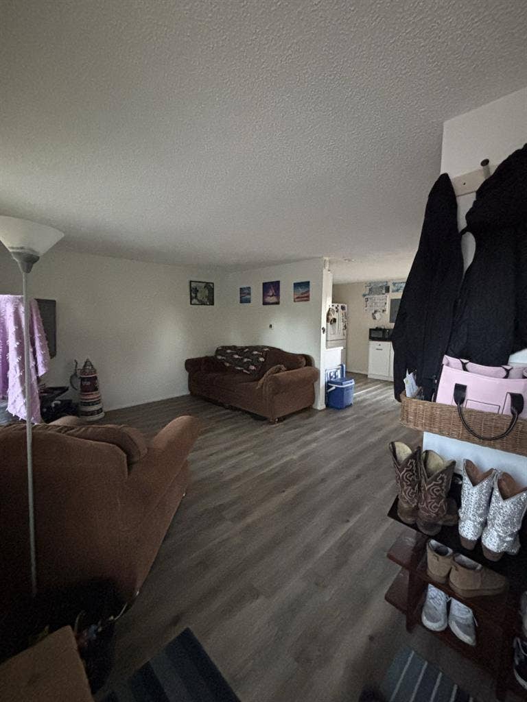 Two rooms available!
