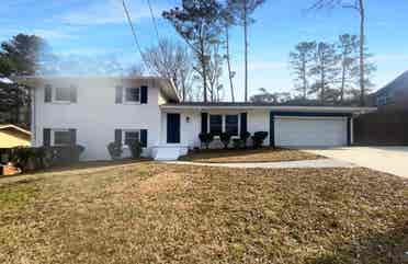 Stylish Home with Large Backyard