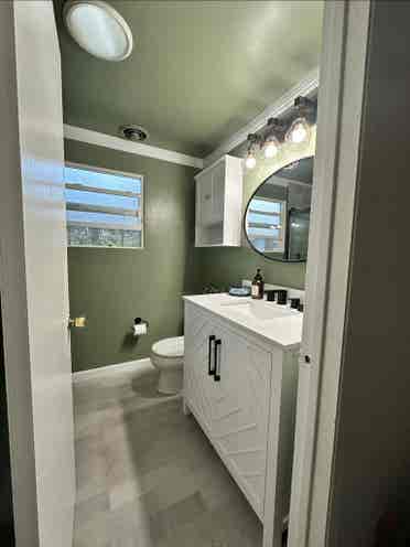 Private room w/ side yard entrance