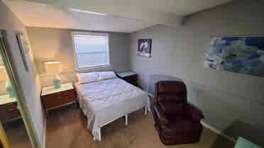 Large room with closet free wifi