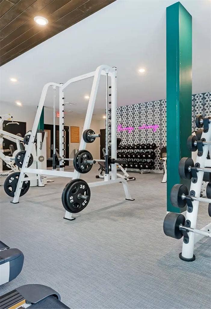 Studio unit for sublease