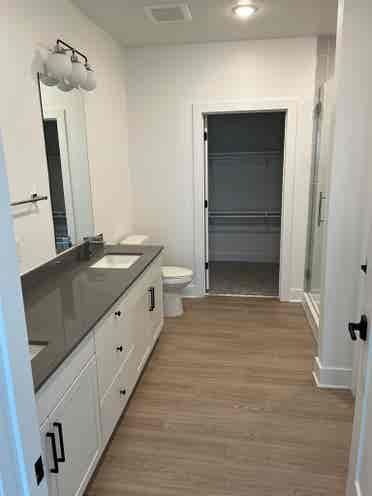 Spacious Germantown Sublease