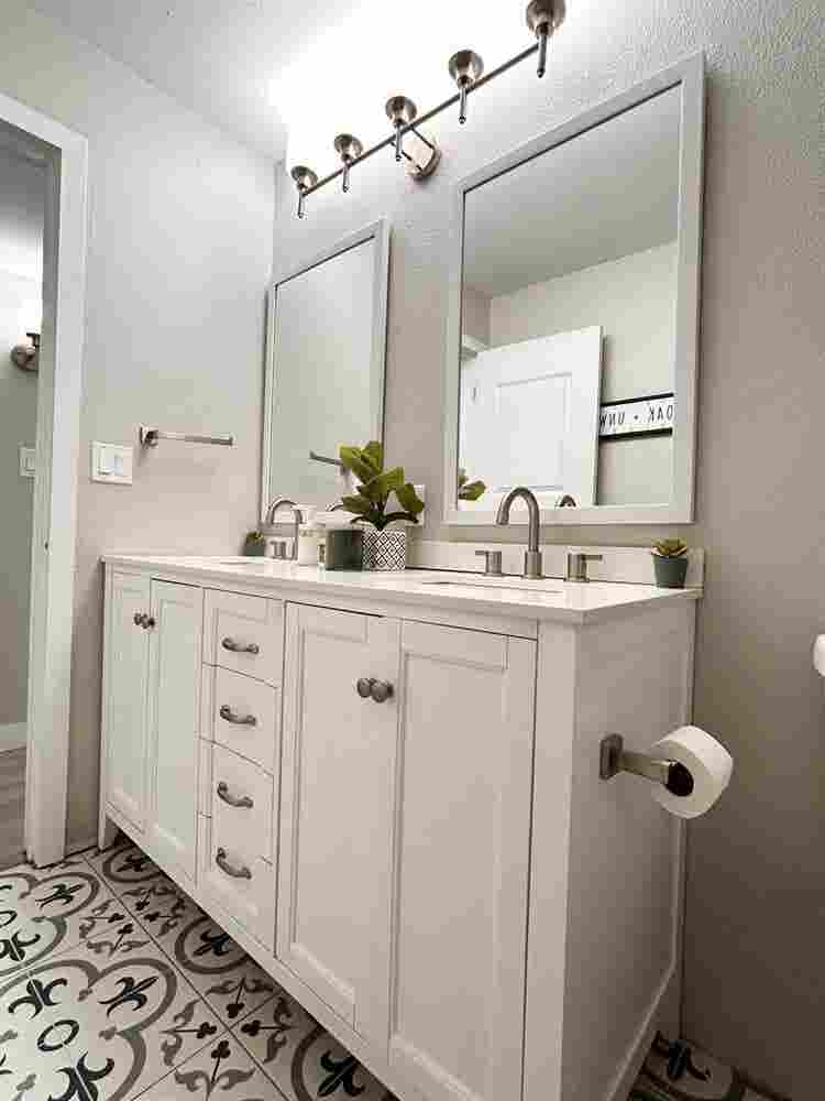 Large Nice Room in Remodeled Home!