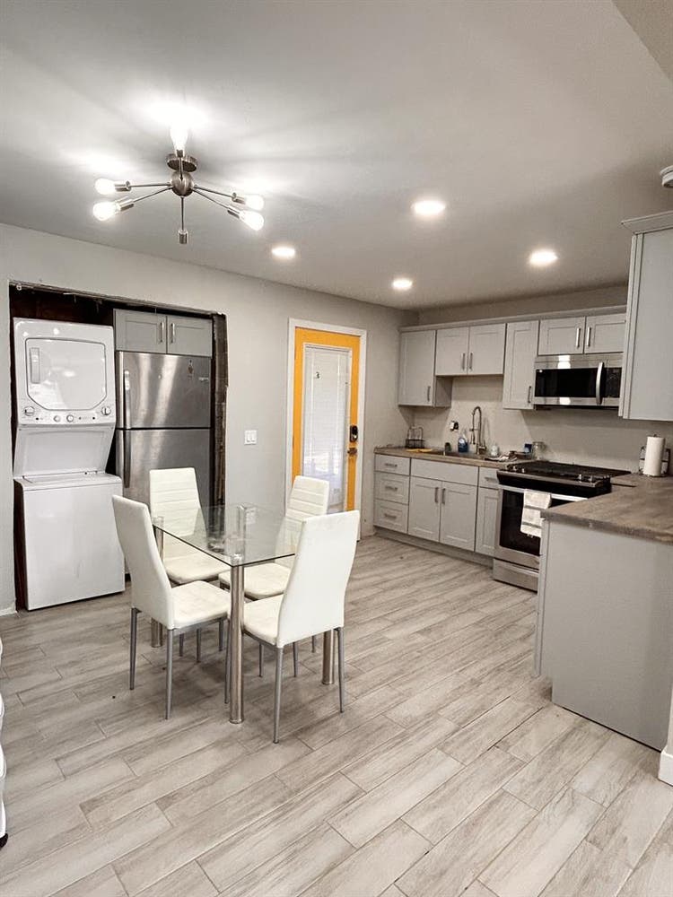 Large Nice Room in Remodeled Home!