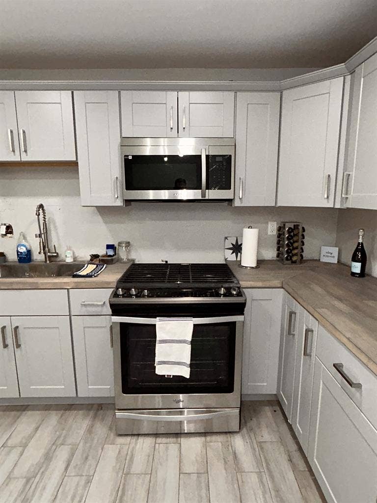 Large Nice Room in Remodeled Home!