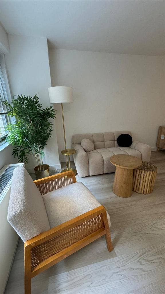 Renovated Spacious Studio Flex move