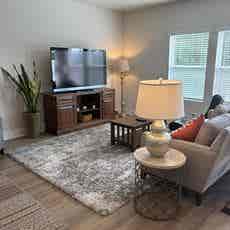 In need of 2 roommates