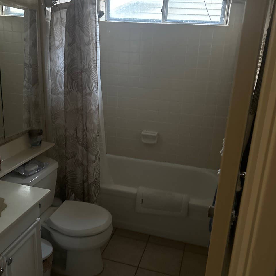 Room+bathroom for rent