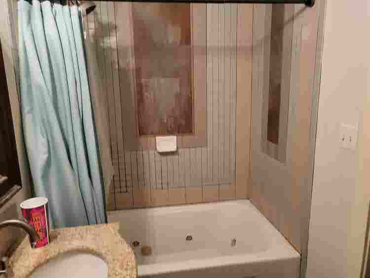 Fully furnished room for rent
