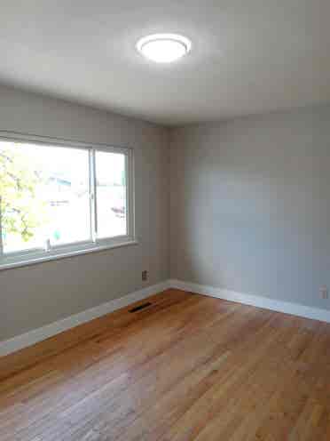 ROOM FOR RENT - NO DEPOSIT / CREDIT