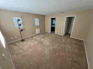 Master suite w/Private Bathroom