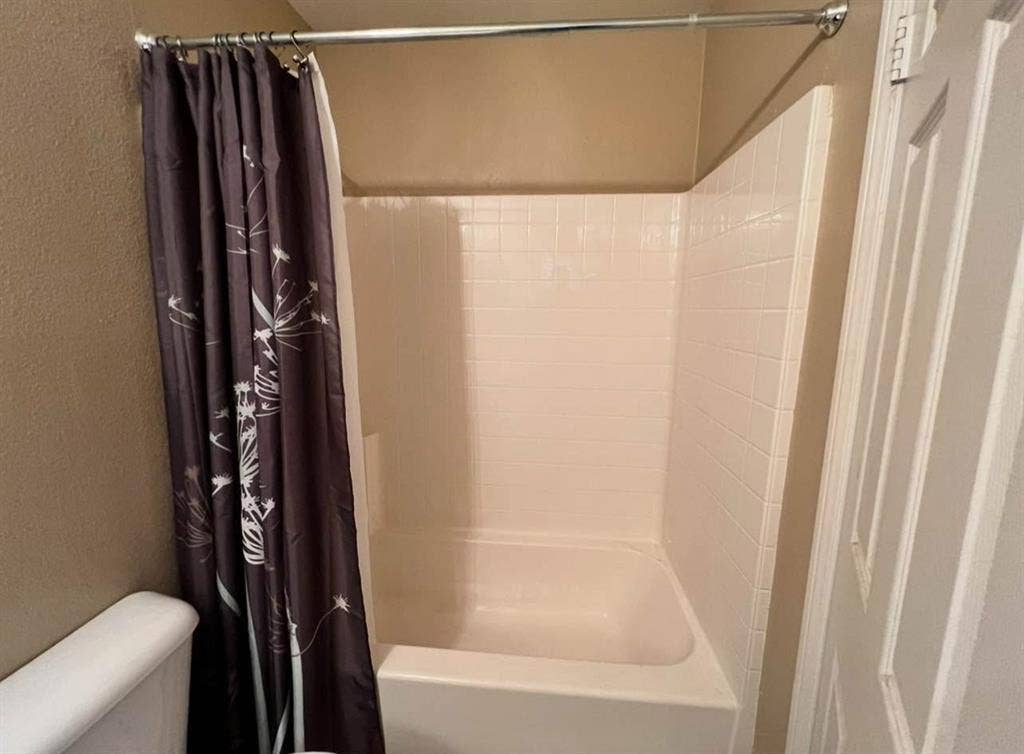 Master suite w/Private Bathroom