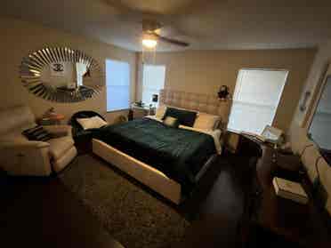 Looking for tenants to share space.