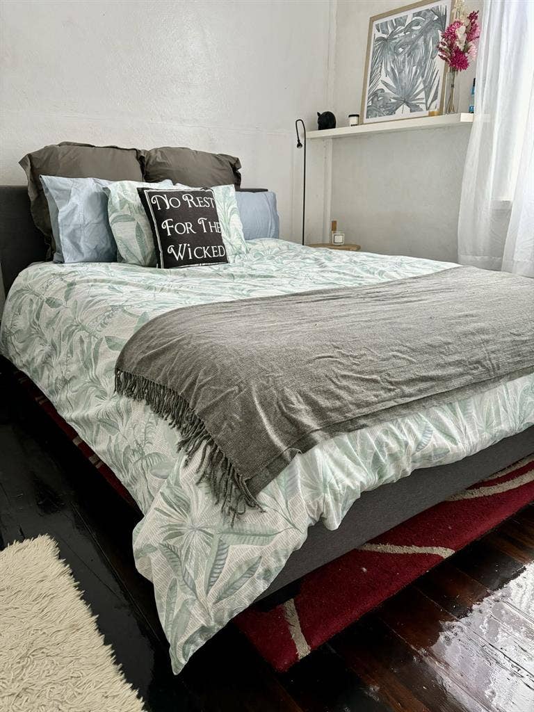 Mascot - queen sized
room