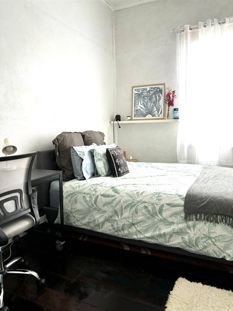 Mascot - queen sized
room